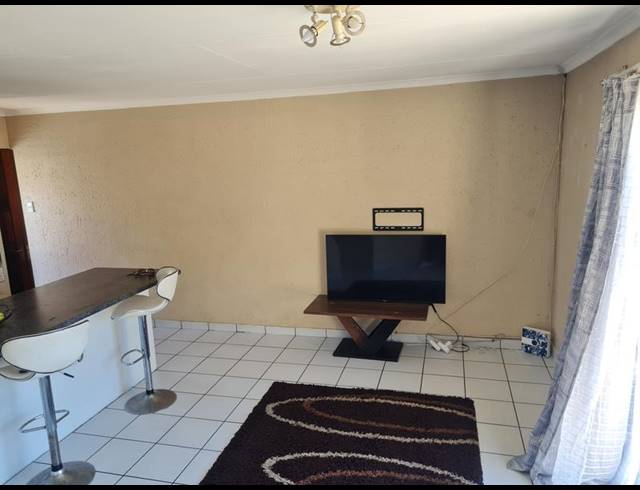 2 BEDROOM APARTMENT FOR SALE IN BROMHOF EXT